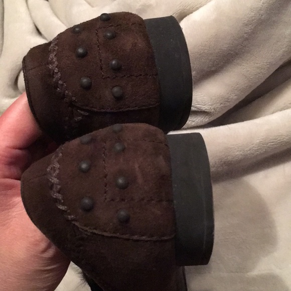 Gently worn Suede loafer from Browns. - Picture 4 of 7